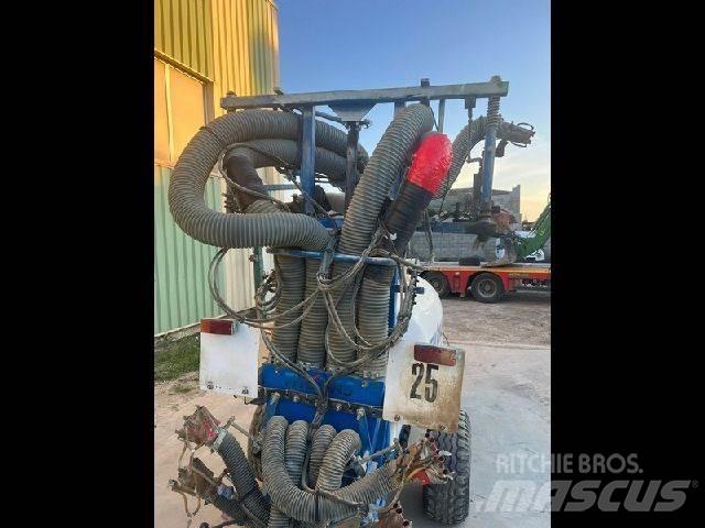 Thomas TTZ 800 Trailed sprayers
