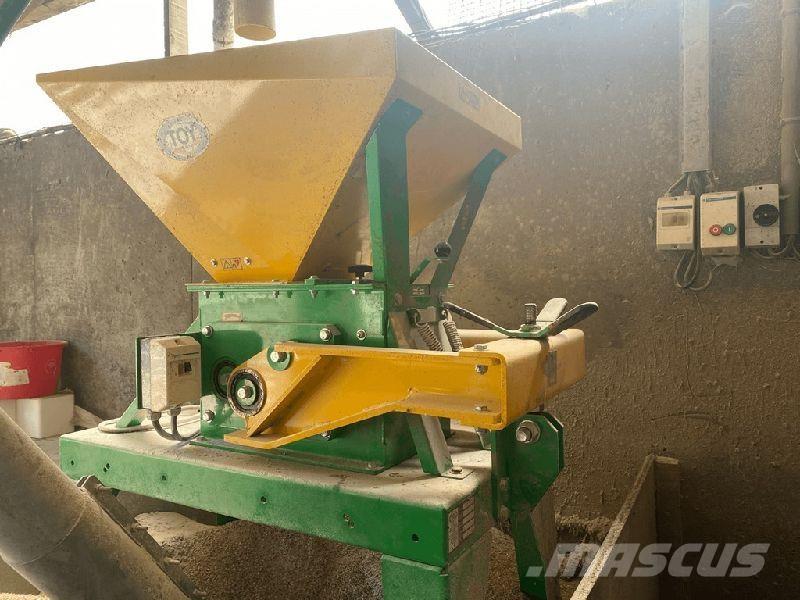 TOY AP 150 Farm machinery