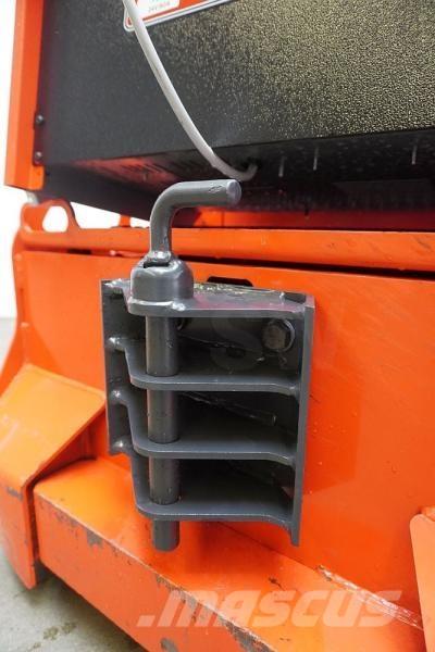 Linde P 30 132 Tow truck