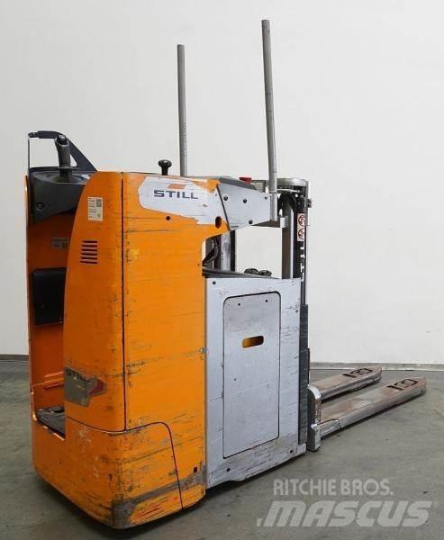Still SXD20 Self propelled stackers