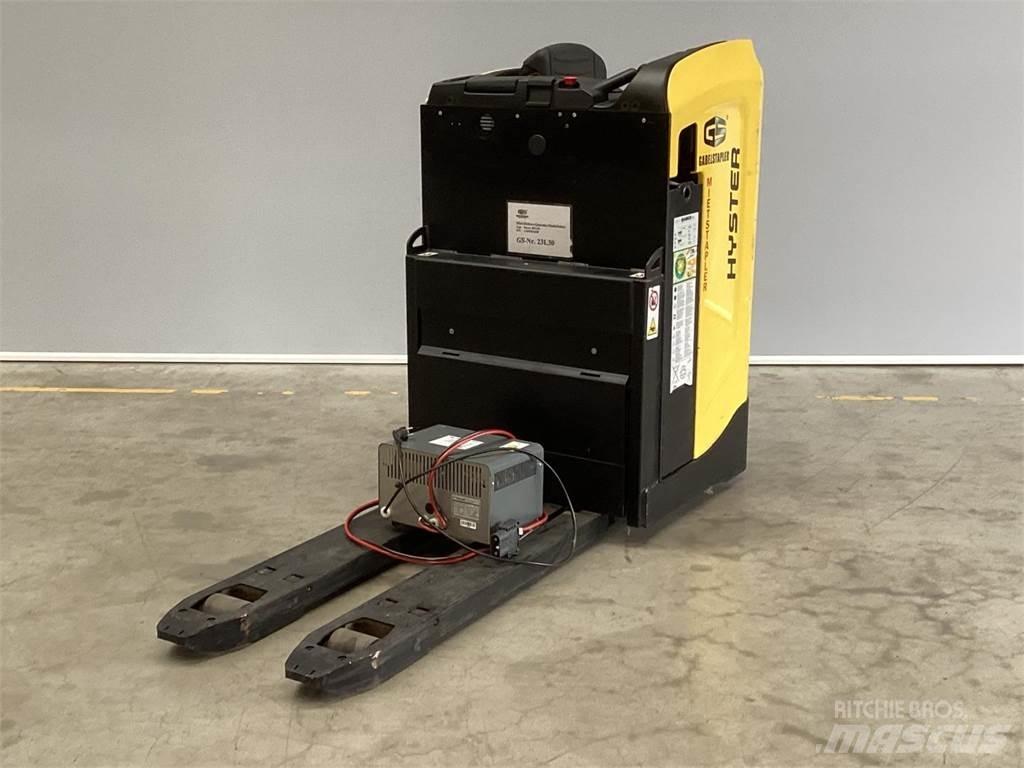 Hyster RP2.0N Self propelled stackers