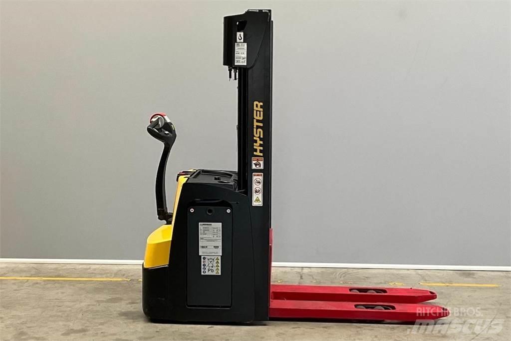 Hyster S1.6 Pedestrian stacker