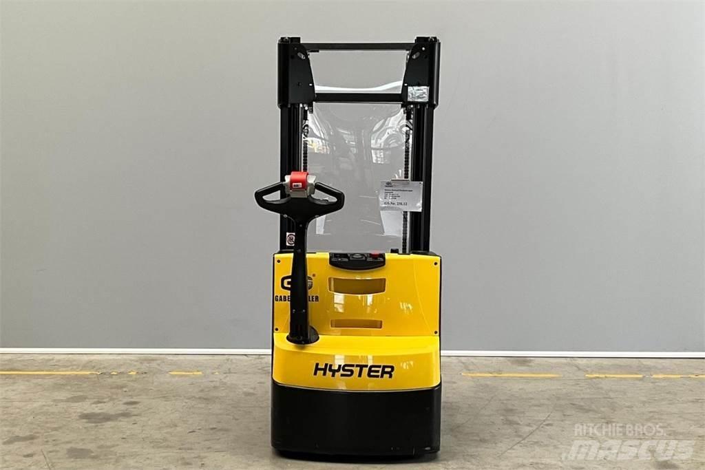 Hyster S1.6 Pedestrian stacker