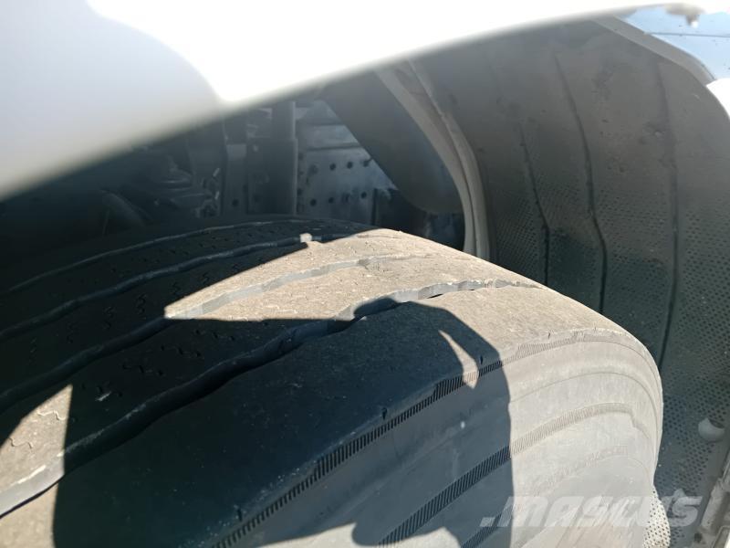 Iveco 330.36 Demountable trucks