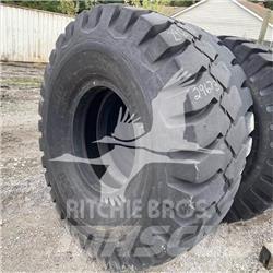 BKT 24.00X35 Tyres, wheels and rims