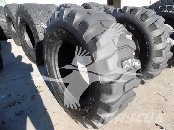 Titan 17.5x25 Tyres, wheels and rims