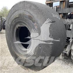 Titan 26.5x25 Tyres, wheels and rims