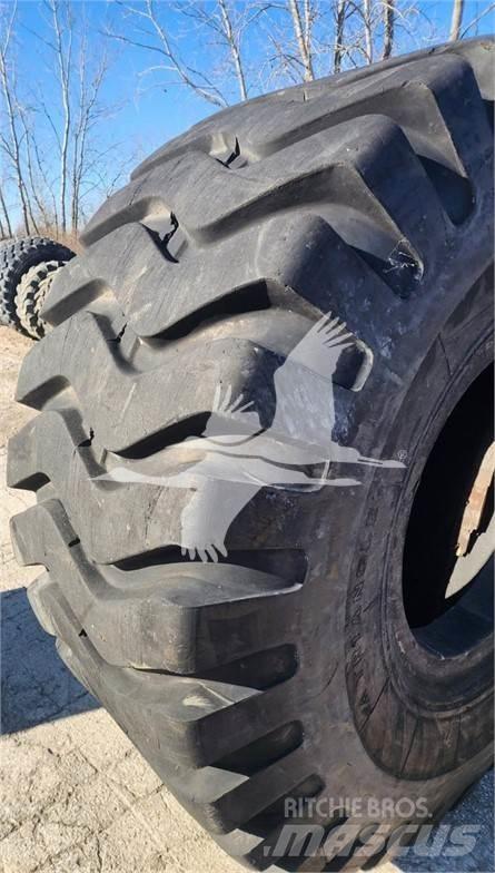 Titan 29.5x29 Tyres, wheels and rims