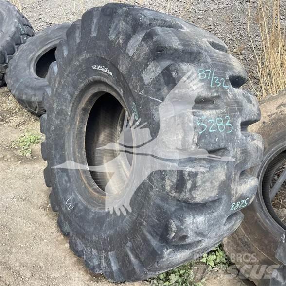 Toyo 23.5x25 Tyres, wheels and rims