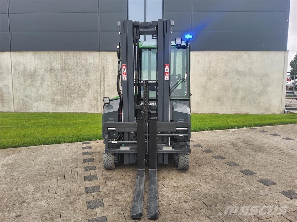 Combilift CBE 3000 4-way reach truck