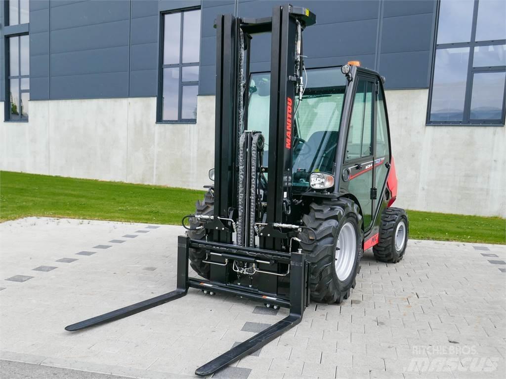Manitou MC 25-4 Rough terrain truck