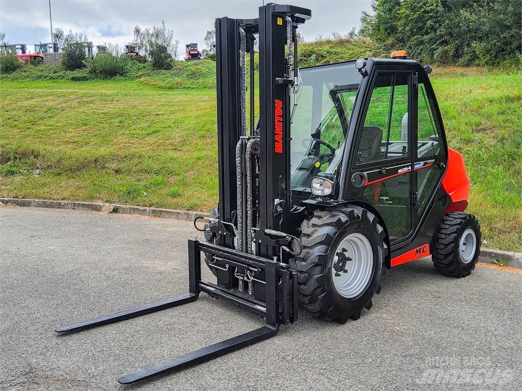 Manitou MC 25-4 Rough terrain truck
