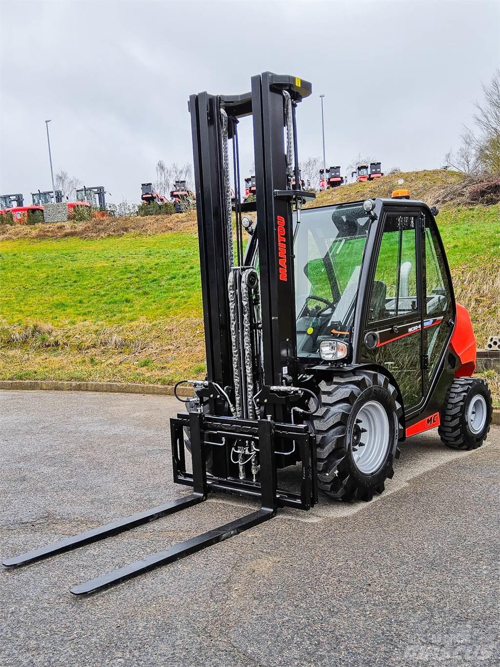 Manitou MC 30-4 Rough terrain truck
