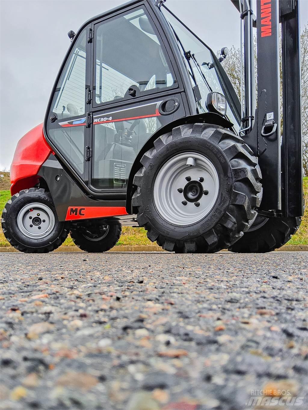 Manitou MC 30-4 Rough terrain truck