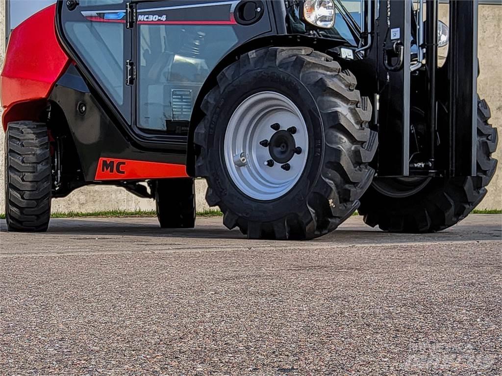 Manitou MC 30-4 Rough terrain truck