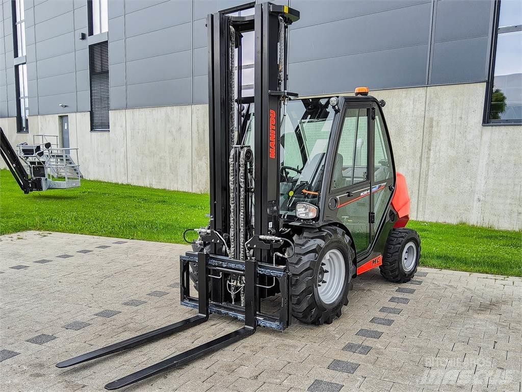 Manitou MC 30-4 Rough terrain truck