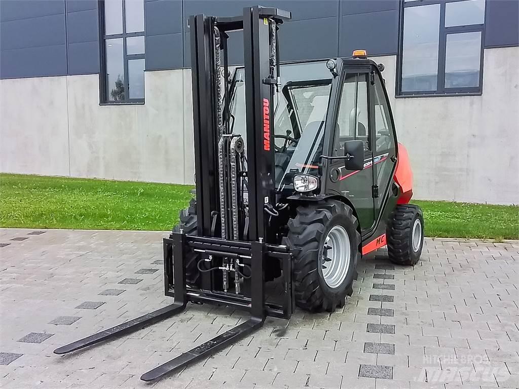 Manitou MC 30-4 Rough terrain truck