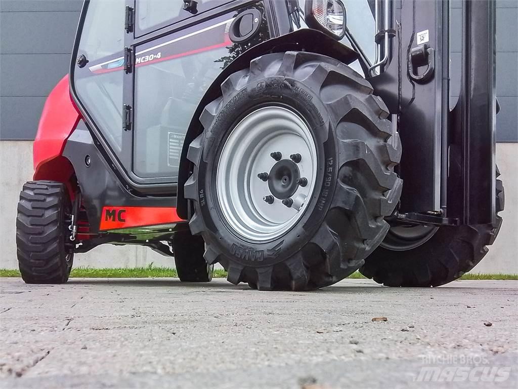 Manitou MC 30-4 Rough terrain truck