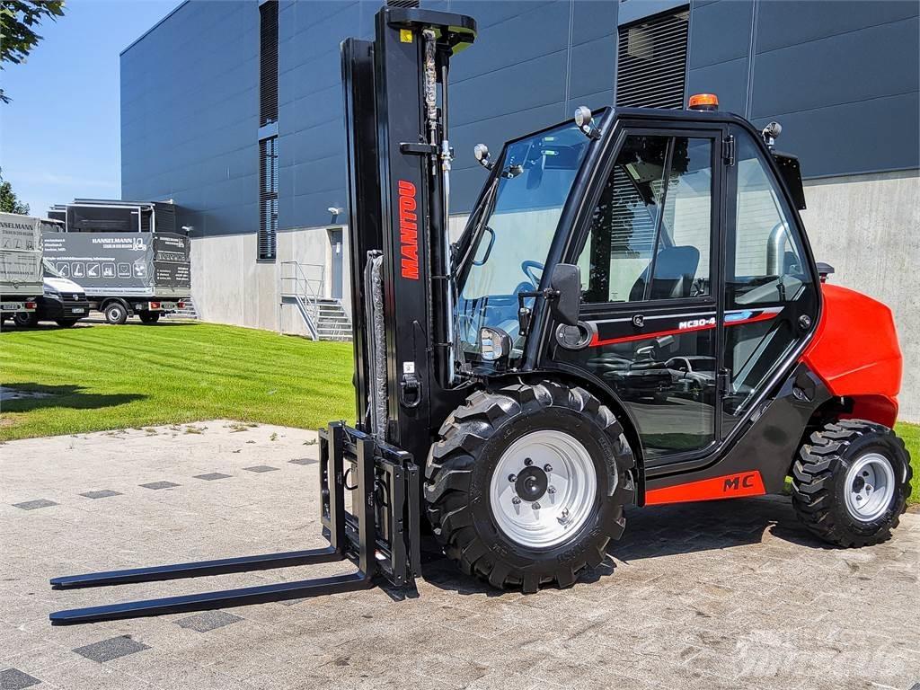 Manitou MC 30-4 Rough terrain truck