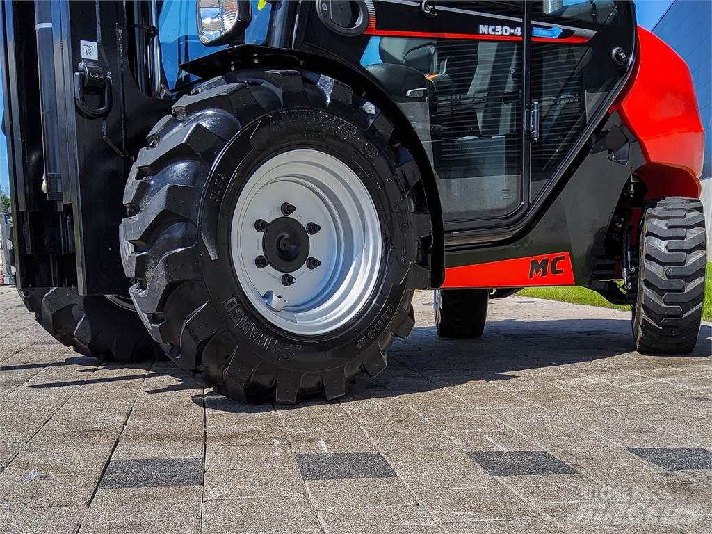 Manitou MC 30-4 Rough terrain truck