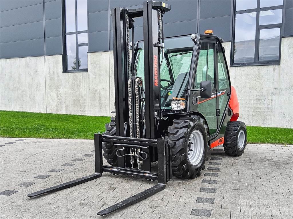 Manitou MC 30-4 Rough terrain truck