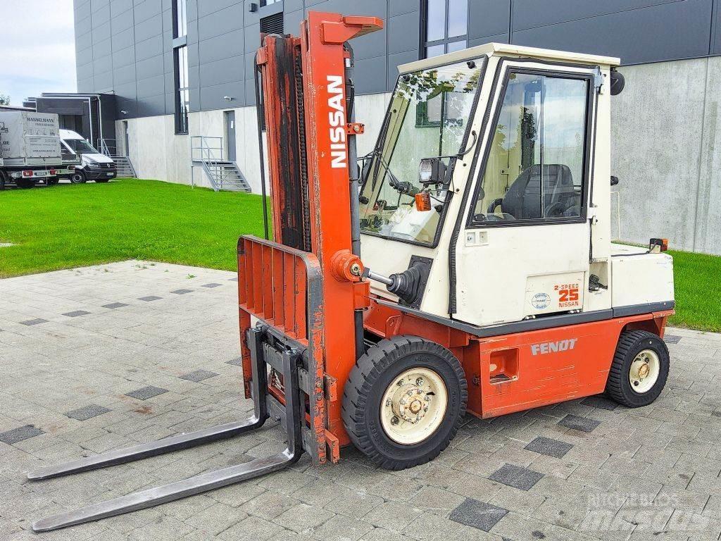 Nissan EH02F25U Diesel trucks