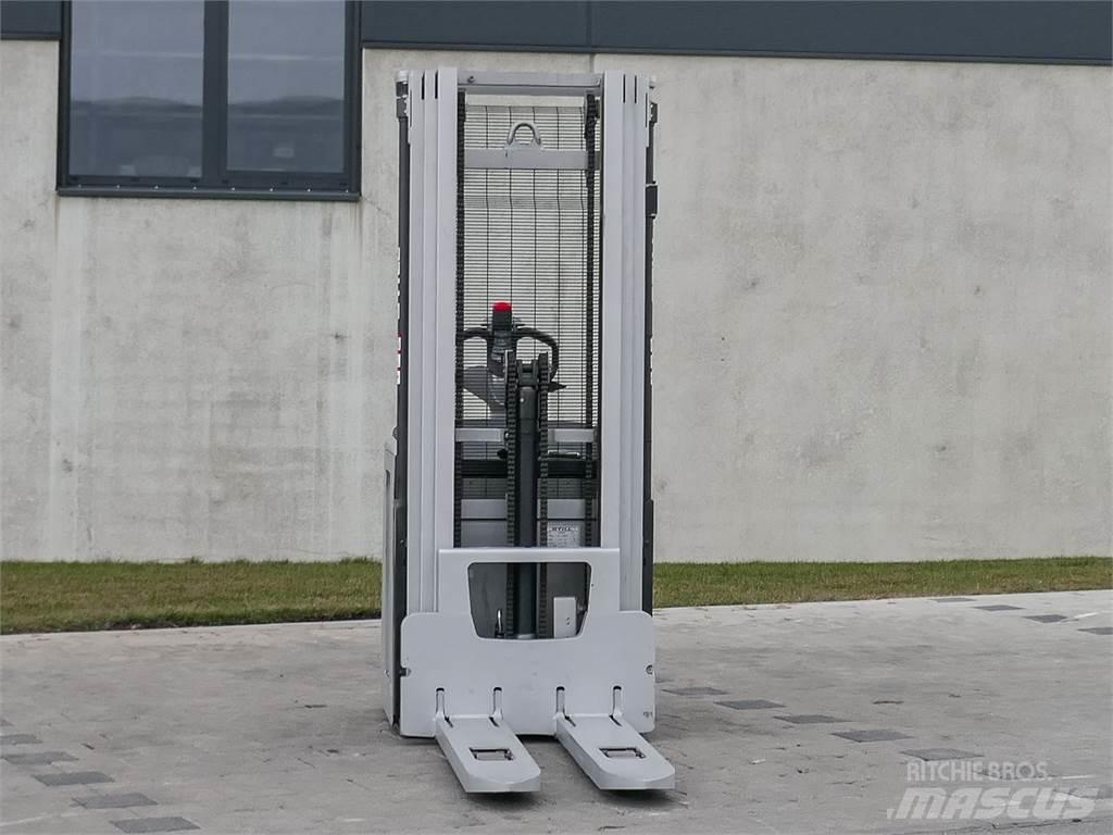 Still EXV 20i Pedestrian stacker