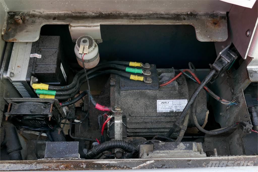 Still LTX70 Tow truck