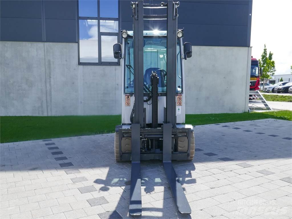 Still RX 60-35 Electric forklift trucks