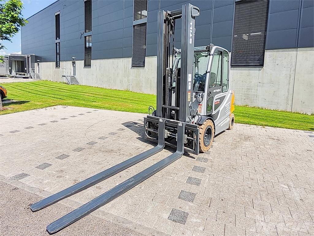 Still RX 60-50 Electric forklift trucks