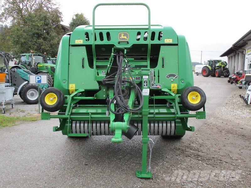 John Deere F441M Farm machinery
