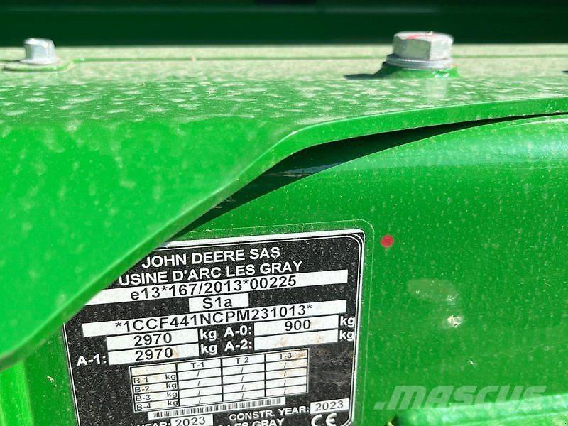 John Deere F441M Farm machinery