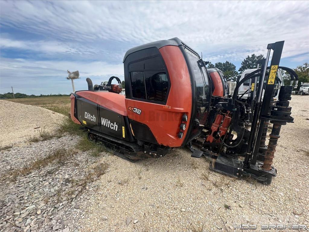 Ditch Witch AT32 Horizontal drilling rigs