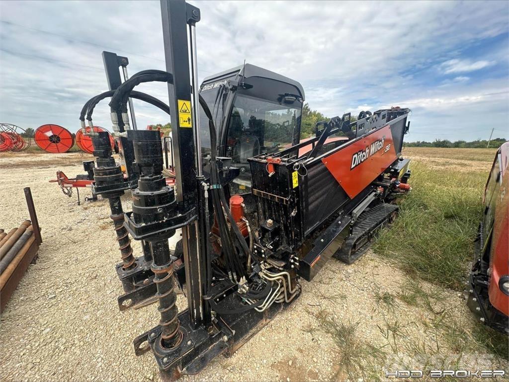 Ditch Witch AT32 Horizontal drilling rigs