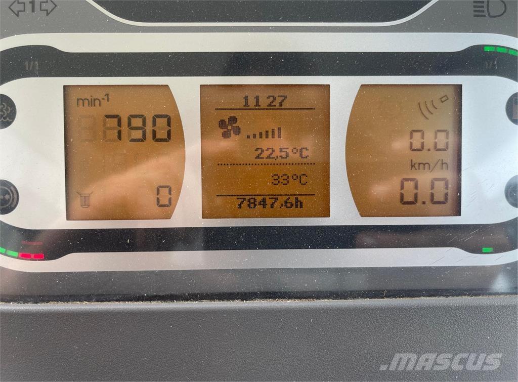 Fendt 828 Vario Profi Plus Tow truck