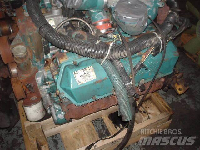 International T444 Engines