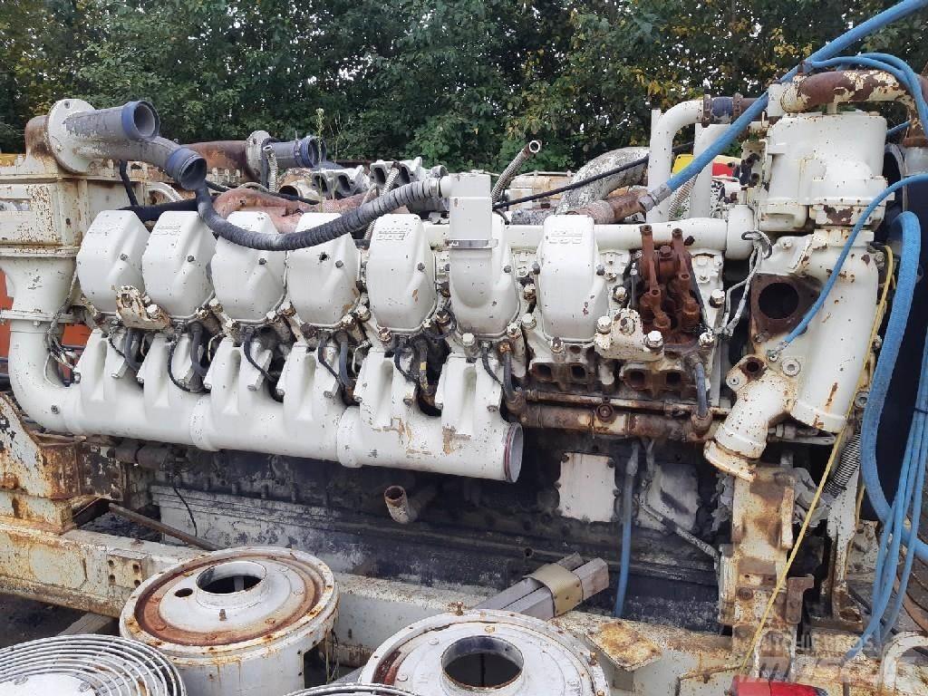 Komatsu 930E Engines