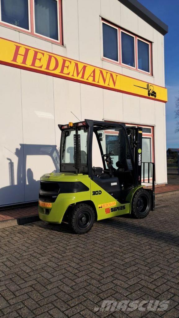 Clark S30D Diesel trucks