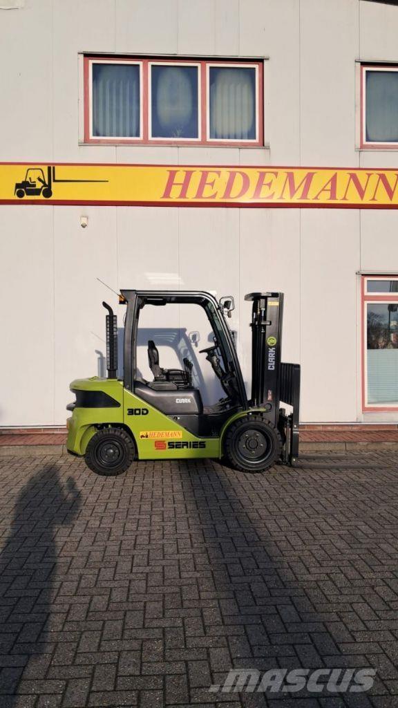 Clark S30D Diesel trucks