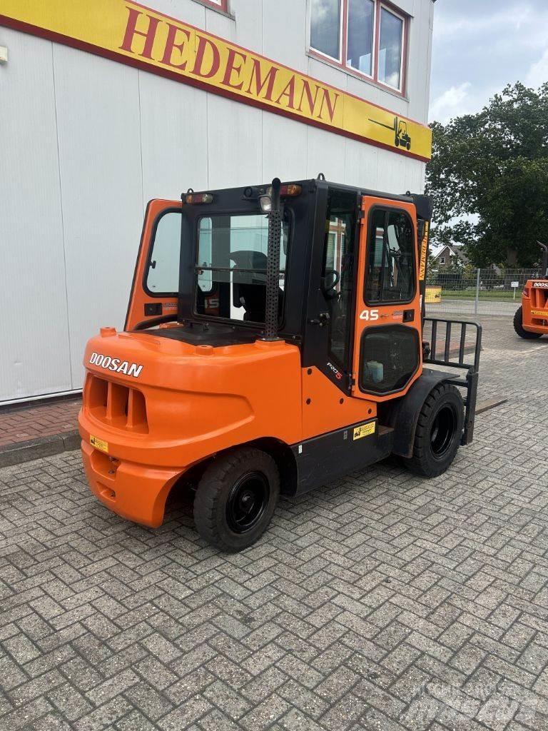 Doosan D45SC-5 Diesel trucks