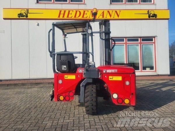 Moffett M4 25.3 Rough terrain truck