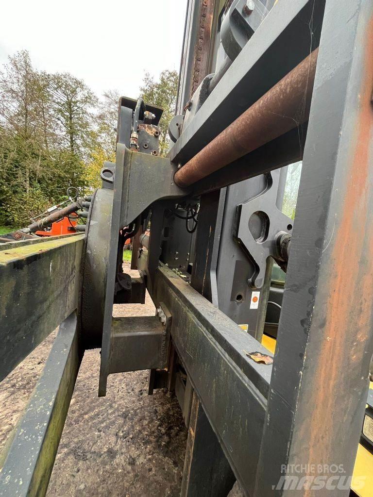 Yale GDP 120 DC Diesel trucks