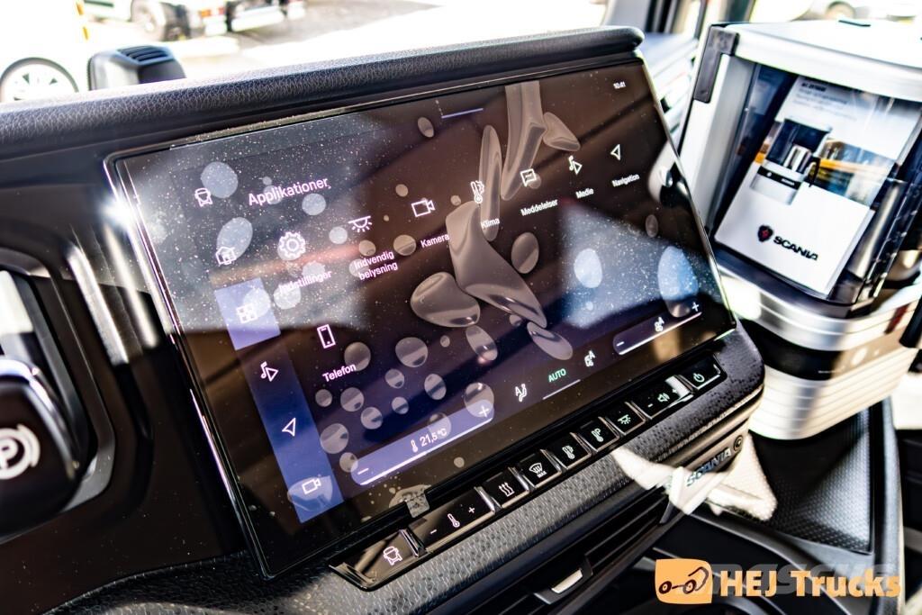 Scania R530 A6x2NB Prime Movers