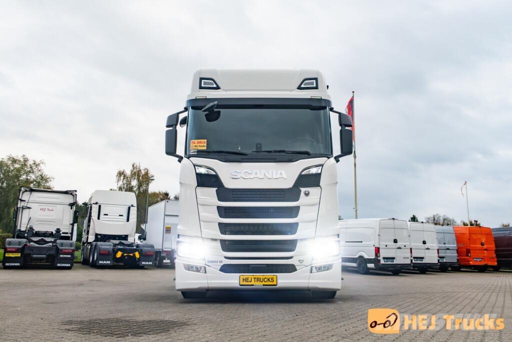 Scania S660 A6x2/4NB Prime Movers