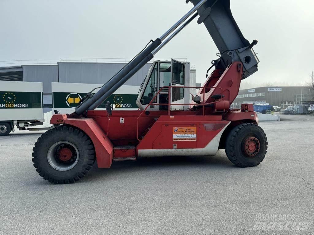 CVS Ferrari F158 Reach stackers