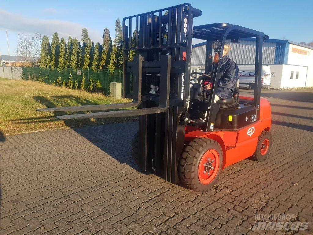 EP EFL302 Electric forklift trucks