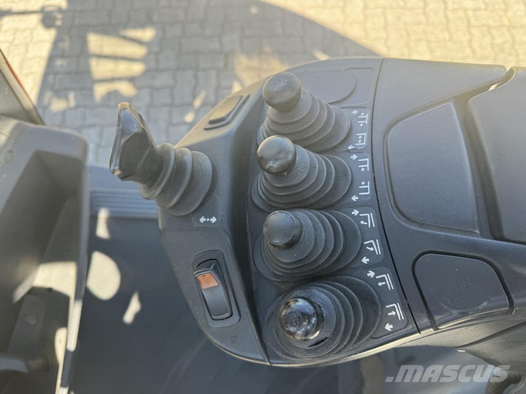 Linde H30D-02 Diesel trucks