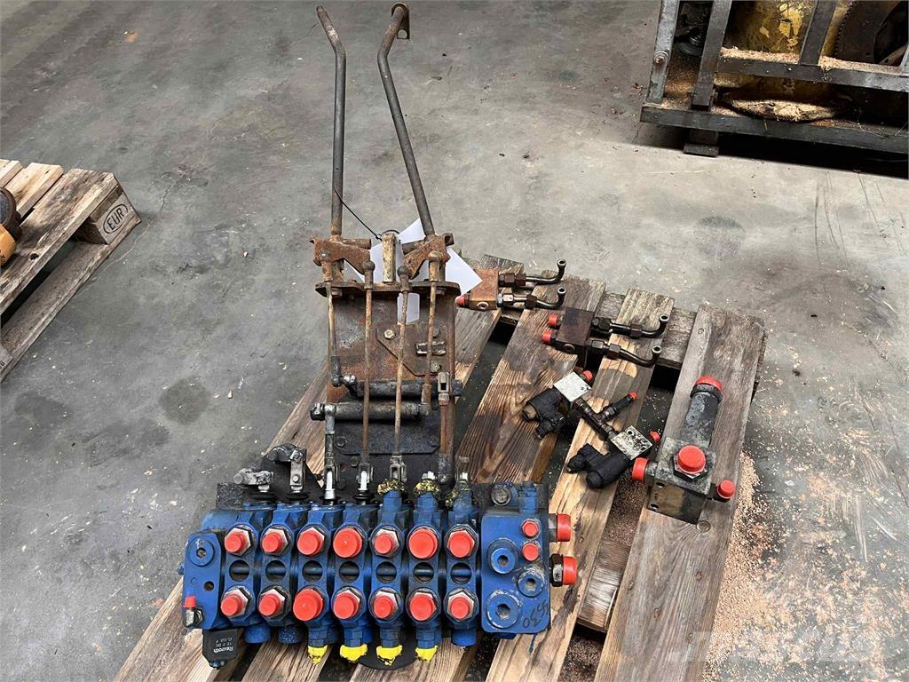 CASE 695SR manøvreventil Hydraulics