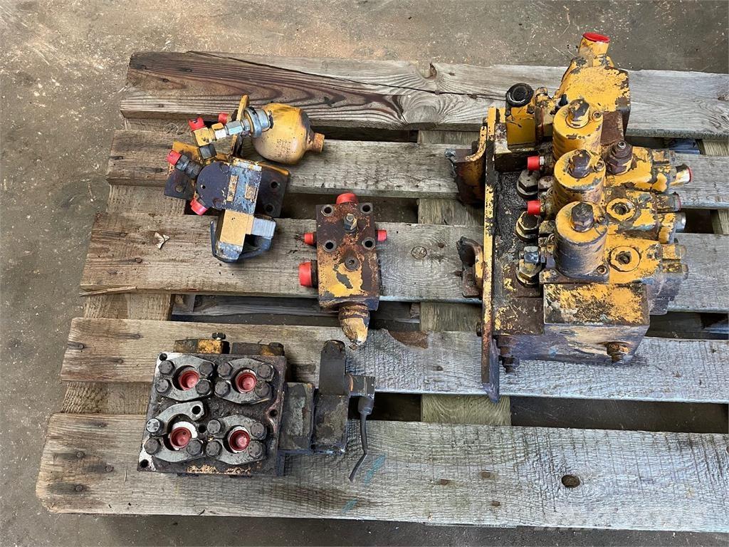  Diverse dele ex. Cat 206 Hydraulics