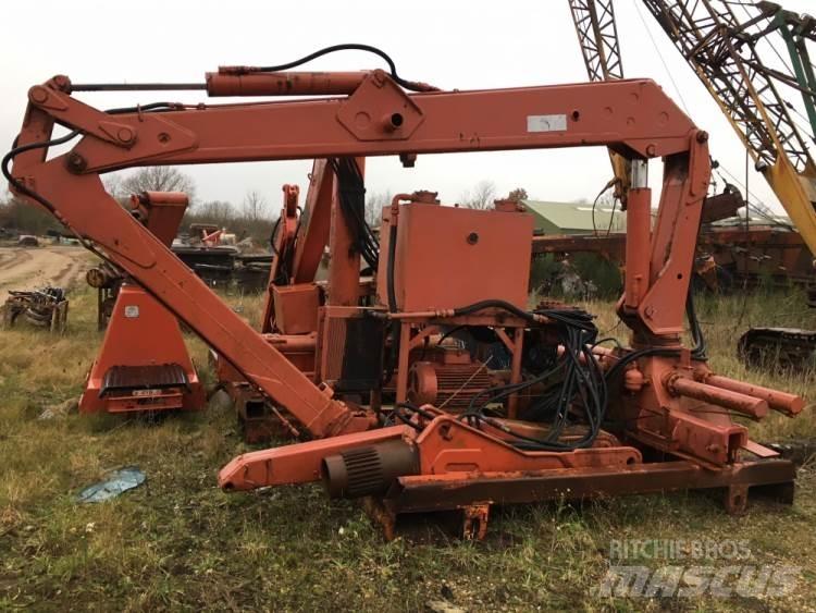 Hiab 670 All terrain cranes